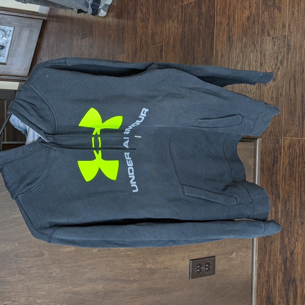 Under Armour Sweatshirt